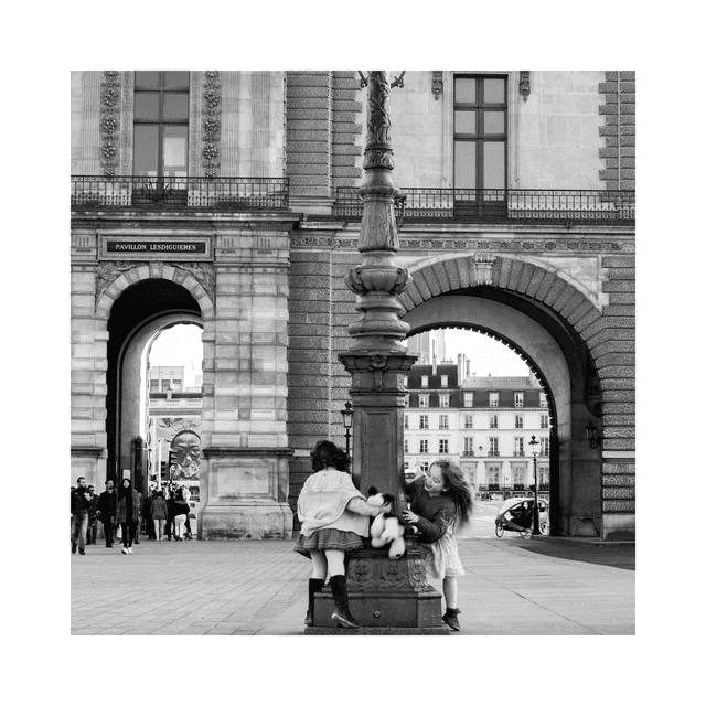 Le cache-cache du Louvre